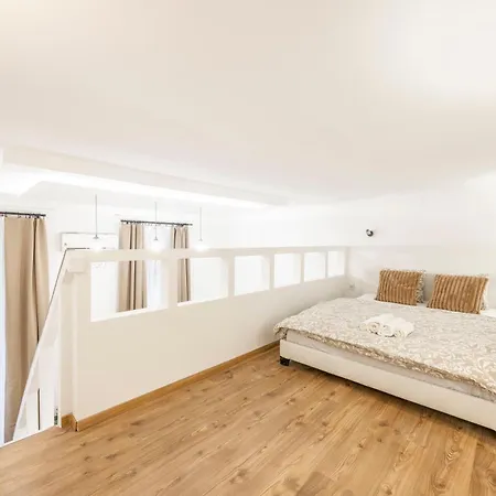 Apartman Deluxe Charming Downtown In Dob St'