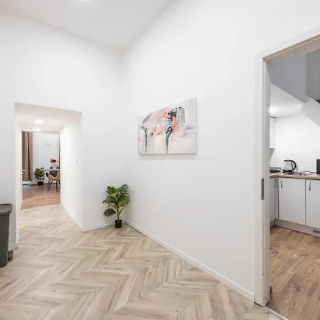 Apartman Deluxe Charming Downtown In Dob St' *