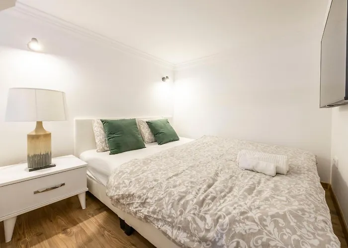 Deluxe Charming Downtown In Dob St' Apartament *