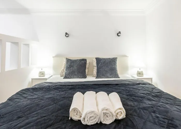 Deluxe Charming Downtown In Dob St'