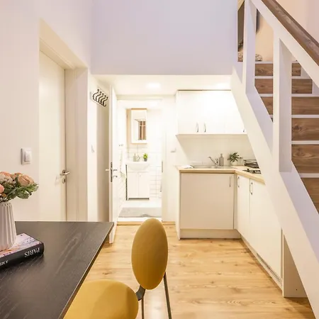 Deluxe Charming Downtown In Dob St' Budapest