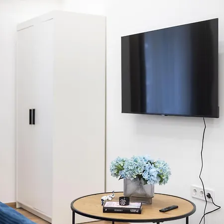 Deluxe Charming Downtown In Dob St' * Budapest