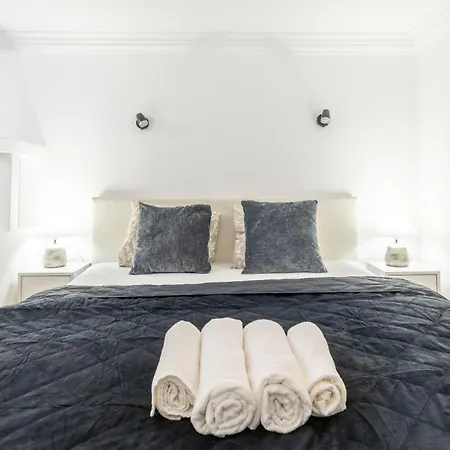 Deluxe Charming Downtown In Dob St'