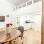 Deluxe Charming Downtown In Dob St' *